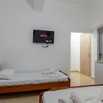 Flamuri * Sarandë