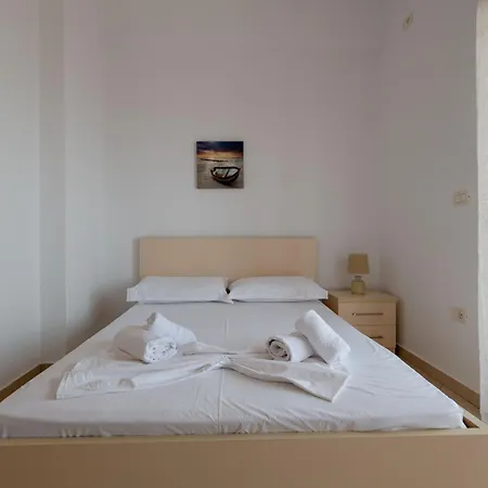 Apartment Flamuri *