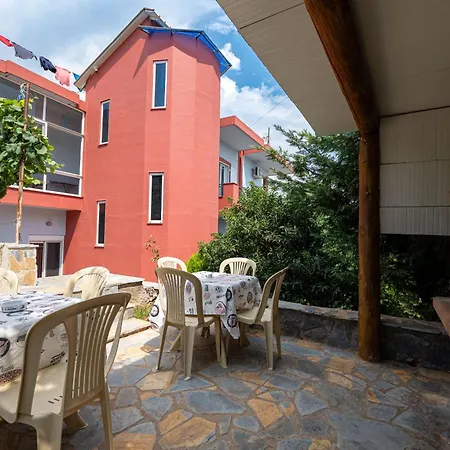 Flamuri Apartment