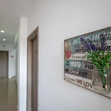 Apartment Flamuri