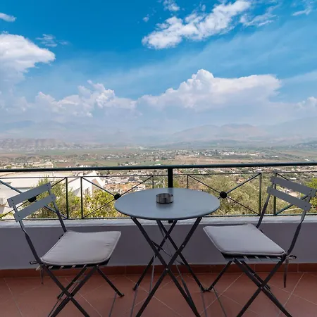 Apartament Flamuri *