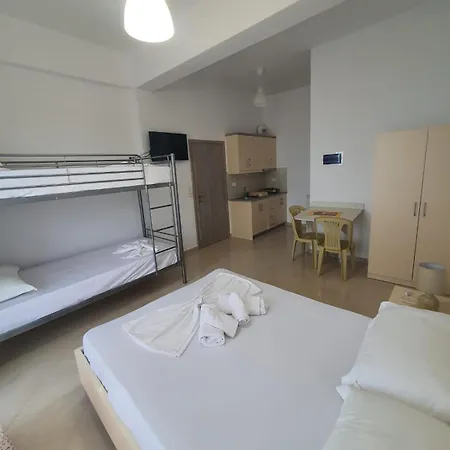 Flamuri アパート Sarandë