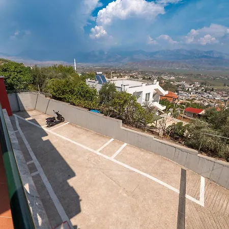 アパート Flamuri Sarandë