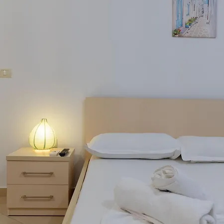 Flamuri * Sarandë