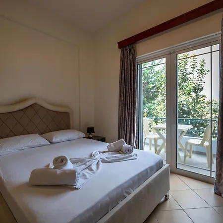 Flamuri * Sarandë