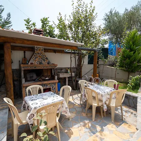 アパート Flamuri Sarandë